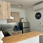 Climatise Et Spacieux Avec Terrasse, Centre Port Et Proche - 6 Personnes Lägenhet
