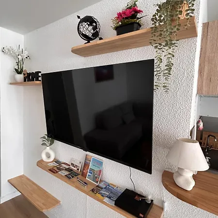 Centre Port, 1er Etage, Climatise, Spacieux, Terrasse, 6 Personnes *