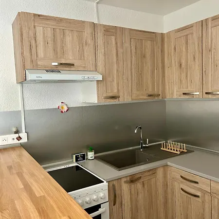 Climatisé Et Spacieux Avec Terrasse Et Vue Sur Le Port Capacité 6 Personnes Appartamento *