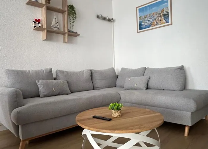 Climatise Et Spacieux Avec Terrasse Et Vue Sur Le Port Capacite 6 Personnes Appartement