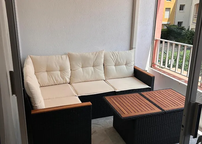 Appartement Climatise Et Spacieux Avec Terrasse Et Vue Sur Le Port Capacite 6 Personnes