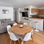 Climatise Et Spacieux Avec Terrasse, Centre Port Et Proche - 6 Personnes