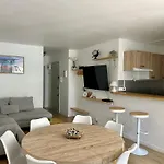 Climatise Et Spacieux Avec Terrasse, Centre Port Et Proche - 6 Personnes شقة