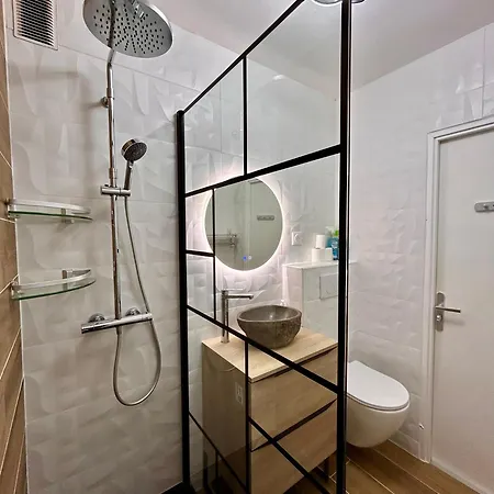 Apartment Spacieux, Climatise Et Lumineux, Ideal Jusqu'a 6 Personnes Au Coeur Du Centre Port Du Cap D'agde