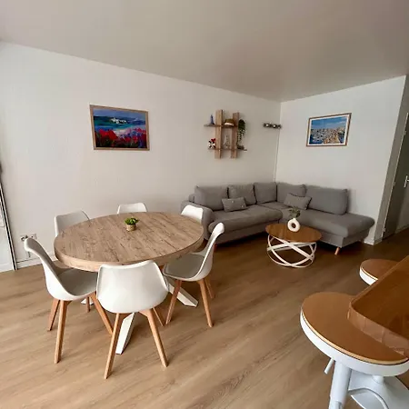 Spacieux, Climatise Et Lumineux, Ideal Jusqu'a 6 Personnes Au Coeur Du Centre Port Du Cap D'agde * Agde
