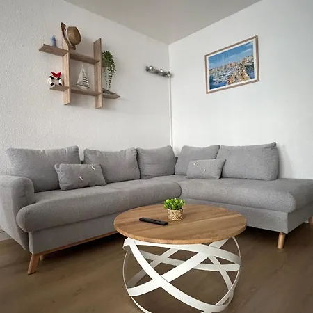 Centre Port, 1er Etage, Climatise, Spacieux, Terrasse, 6 Personnes Apartmán