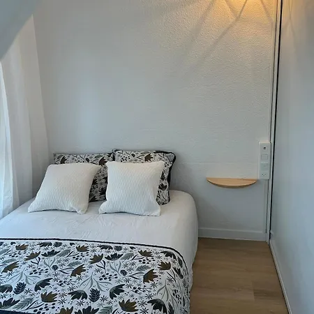 Centre Port, 1er Etage, Climatise, Spacieux, Terrasse, 6 Personnes *