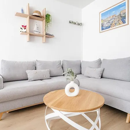 Apartman Centre Port, 1er Etage, Climatise, Spacieux, Terrasse, 6 Personnes