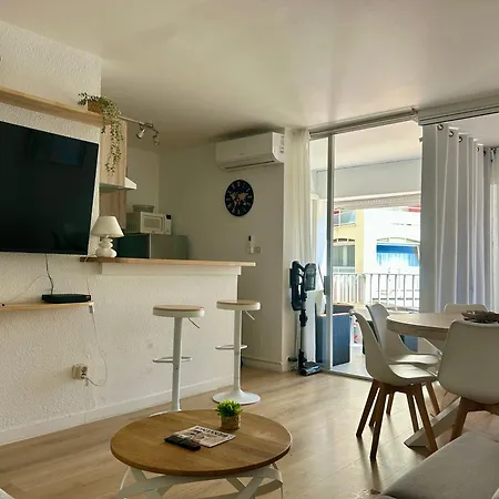 Apartment Climatise Et Spacieux Avec Terrasse, Centre Port Et Proche - 6 Personnes