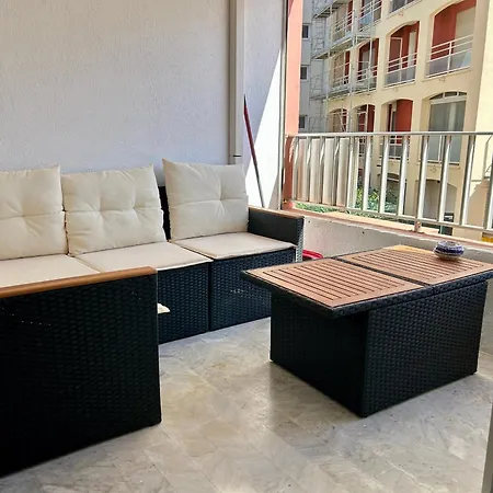Climatise Et Spacieux Avec Terrasse Et Vue Sur Le Port Capacite 6 Personnes *