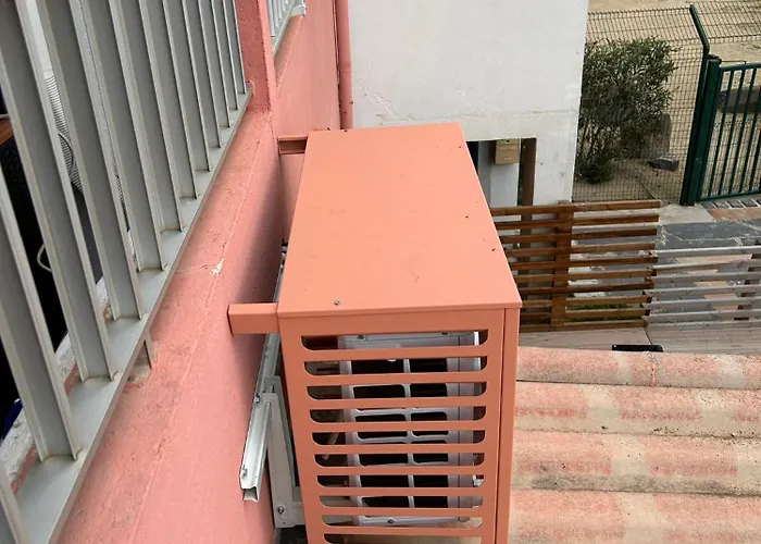 Climatise Et Spacieux Avec Terrasse Et Vue Sur Le Port Capacite 6 Personnes * Agde
