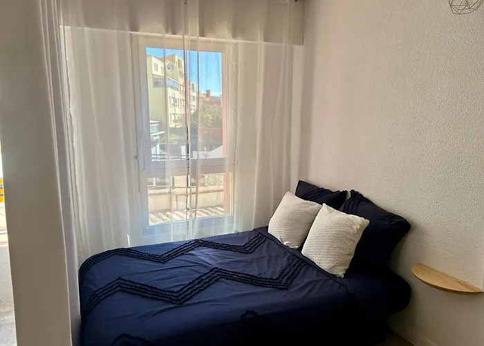 Climatise Et Spacieux Avec Terrasse Et Vue Sur Le Port Capacite 6 Personnes Apartman