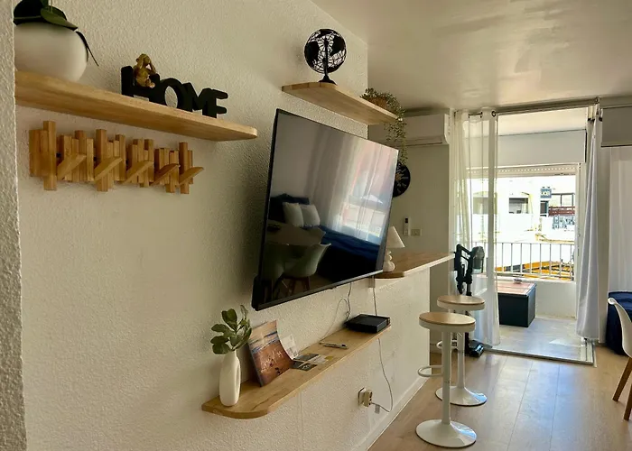 Climatise Et Spacieux Avec Terrasse Et Vue Sur Le Port Capacite 6 Personnes * Agde