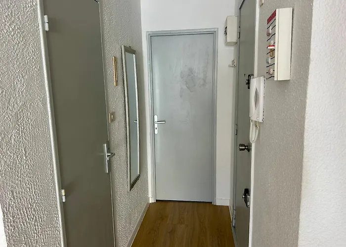 Climatise Et Spacieux Avec Terrasse Et Vue Sur Le Port Capacite 6 Personnes