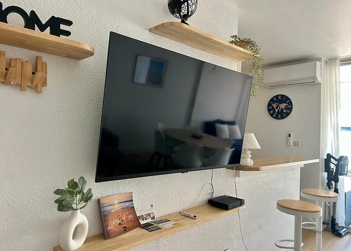 Climatise Et Spacieux Avec Terrasse Et Vue Sur Le Port Capacite 6 Personnes Apartman